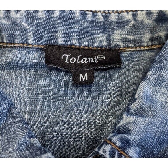 Tolani Floral Embroidered Top Button Up Sz M Medium Denim Long Sleeve Shirt - Picture 2 of 8